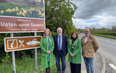 New welcome signs installed in Upton